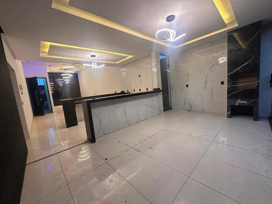 Casa com 3 quartos à venda, 300m2 em Parque Brasília, Anapolis - GO - imagem 6 Foto 6 de Casa com 3 quartos à venda, 300m2 em Parque Brasília, Anapolis - GO