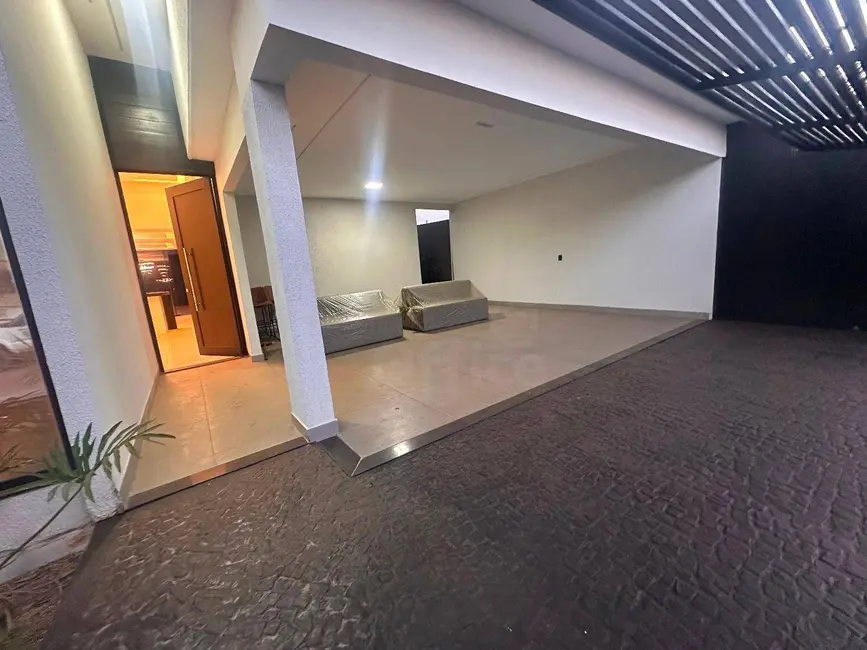 Casa com 3 quartos à venda, 300m2 em Parque Brasília, Anapolis - GO - imagem 2 Foto 2 de Casa com 3 quartos à venda, 300m2 em Parque Brasília, Anapolis - GO