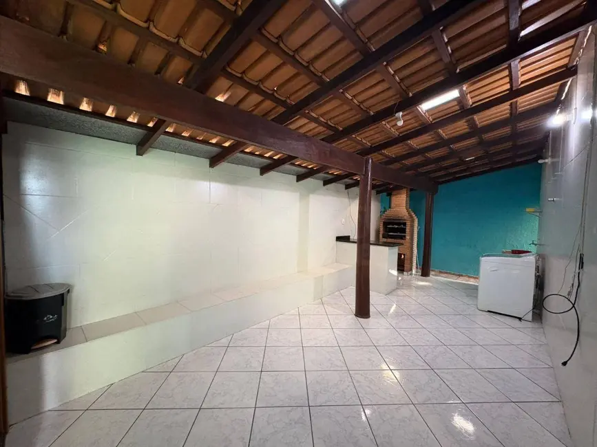 Foto 2 de Casa com 3 quartos à venda, 270m2 em Vila Industrial, Anapolis - GO