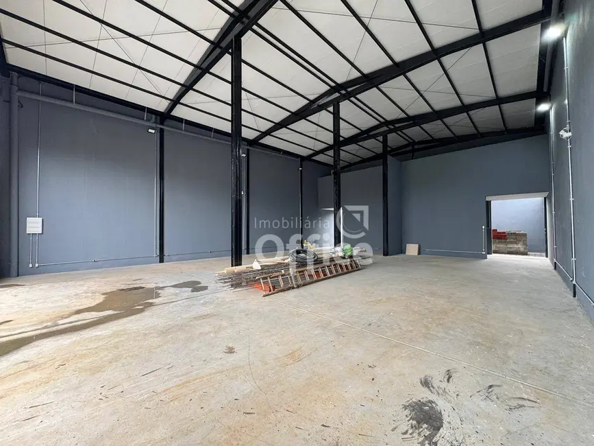 Foto 5 de Armazém / Galpão à venda, 300m2 em Residencial Flor do Cerrado, Anapolis - GO