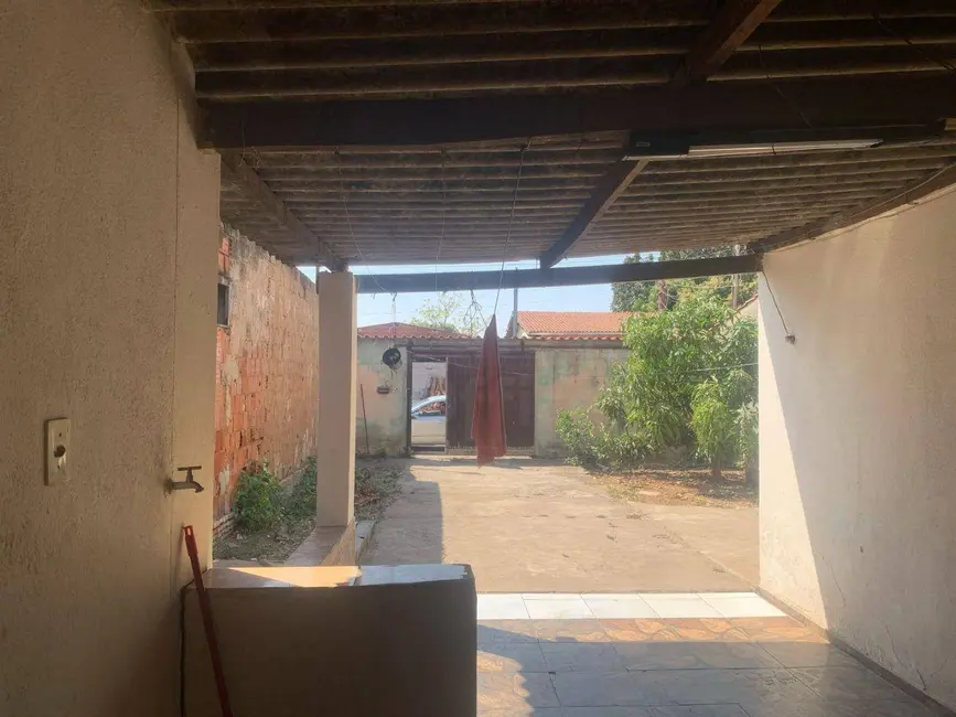 Foto 2 de Casa com 2 quartos à venda, 224m2 em Calixtolândia, Anapolis - GO