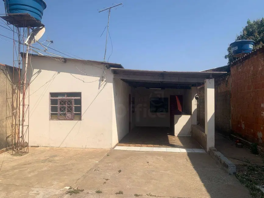 Casa com 2 quartos à venda, 224m2 em Calixtolândia, Anapolis - GO - imagem 3 Foto 3 de Casa com 2 quartos à venda, 224m2 em Calixtolândia, Anapolis - GO