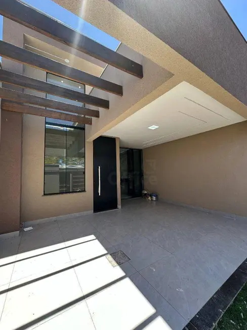 Casa com 3 quartos à venda, 150m2 em Residencial Flor do Cerrado, Anapolis - GO - imagem 2 Foto 2 de Casa com 3 quartos à venda, 150m2 em Residencial Flor do Cerrado, Anapolis - GO