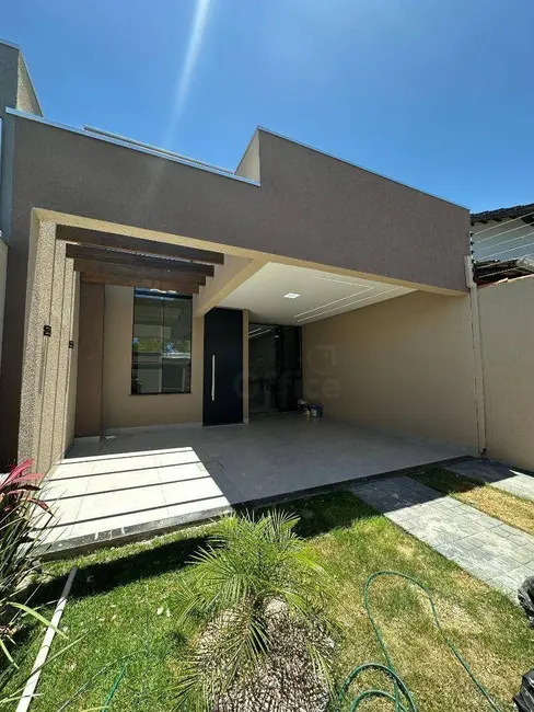 Casa com 3 quartos à venda, 150m2 em Residencial Flor do Cerrado, Anapolis - GO - imagem 1 Foto 1 de Casa com 3 quartos à venda, 150m2 em Residencial Flor do Cerrado, Anapolis - GO