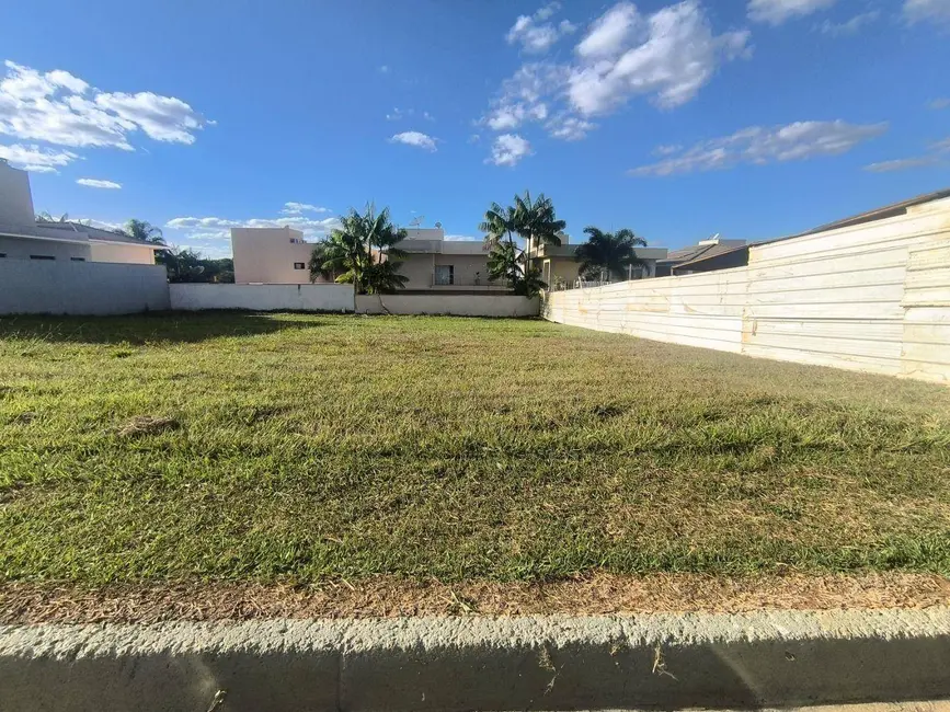 Foto 1 de Terreno / Lote à venda, 420m2 em Condomínio Vale dos Pássaros, Anapolis - GO