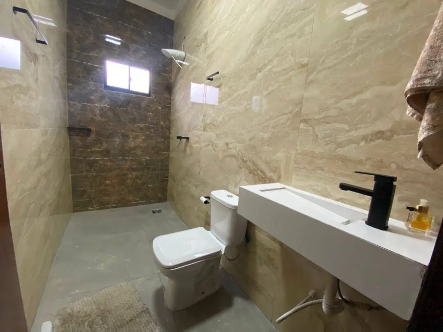 Foto 3 de Sobrado com 3 quartos à venda, 300m2 em Residencial Vale do Sol, Anapolis - GO