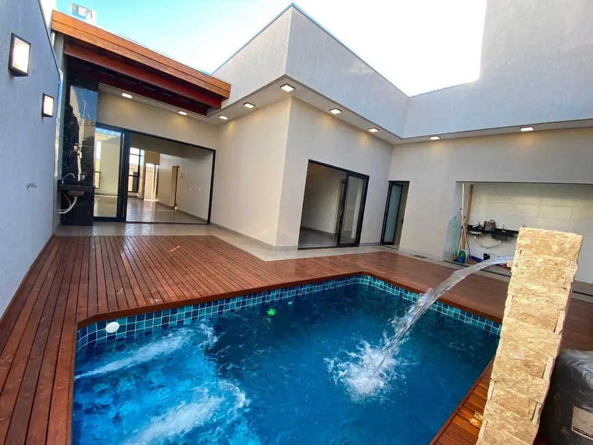 Casa com 3 quartos à venda, 250m2 em Anapolis - GO - imagem 1 Foto 1 de Casa com 3 quartos à venda, 250m2 em Anapolis - GO