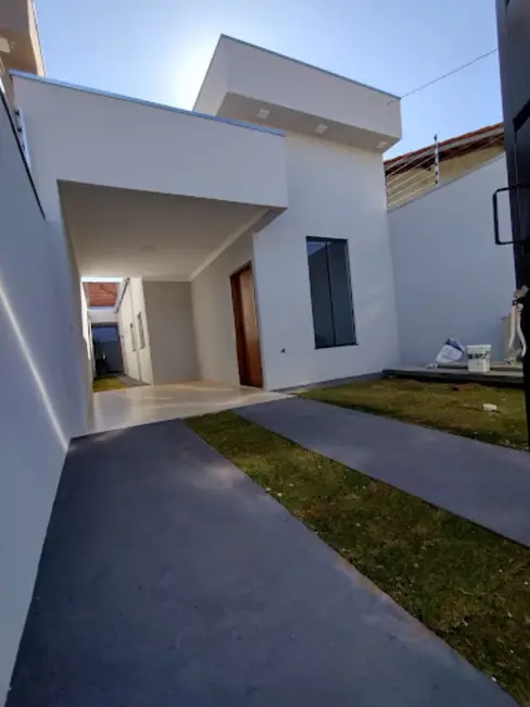 Foto 1 de Casa com 3 quartos à venda, 150m2 em Residencial Flor do Cerrado, Anapolis - GO