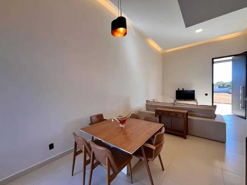 Casa de Condomínio com 3 quartos para alugar, 360m2 em Anapolis - GO - imagem 4 Foto 4 de Casa de Condomínio com 3 quartos para alugar, 360m2 em Anapolis - GO