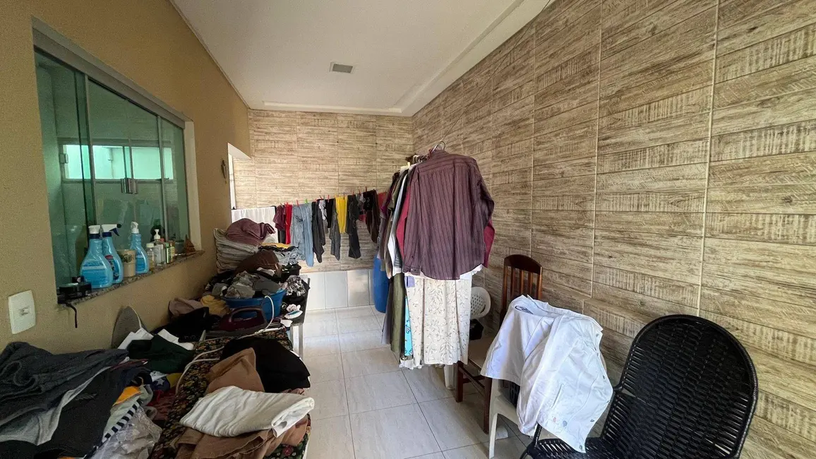 Sobrado com 4 quartos à venda, 280m2 em Maracananzinho, Anapolis - GO - imagem 8 Foto 8 de Sobrado com 4 quartos à venda, 280m2 em Maracananzinho, Anapolis - GO