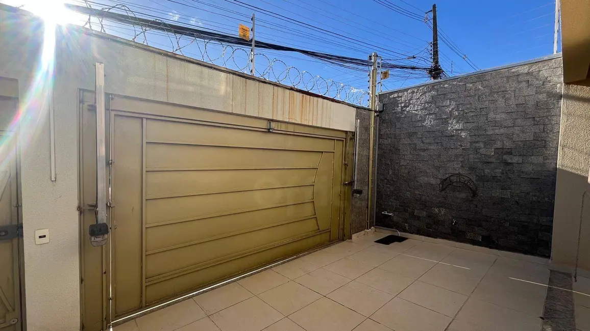 Sobrado com 4 quartos à venda, 280m2 em Maracananzinho, Anapolis - GO - imagem 3 Foto 3 de Sobrado com 4 quartos à venda, 280m2 em Maracananzinho, Anapolis - GO