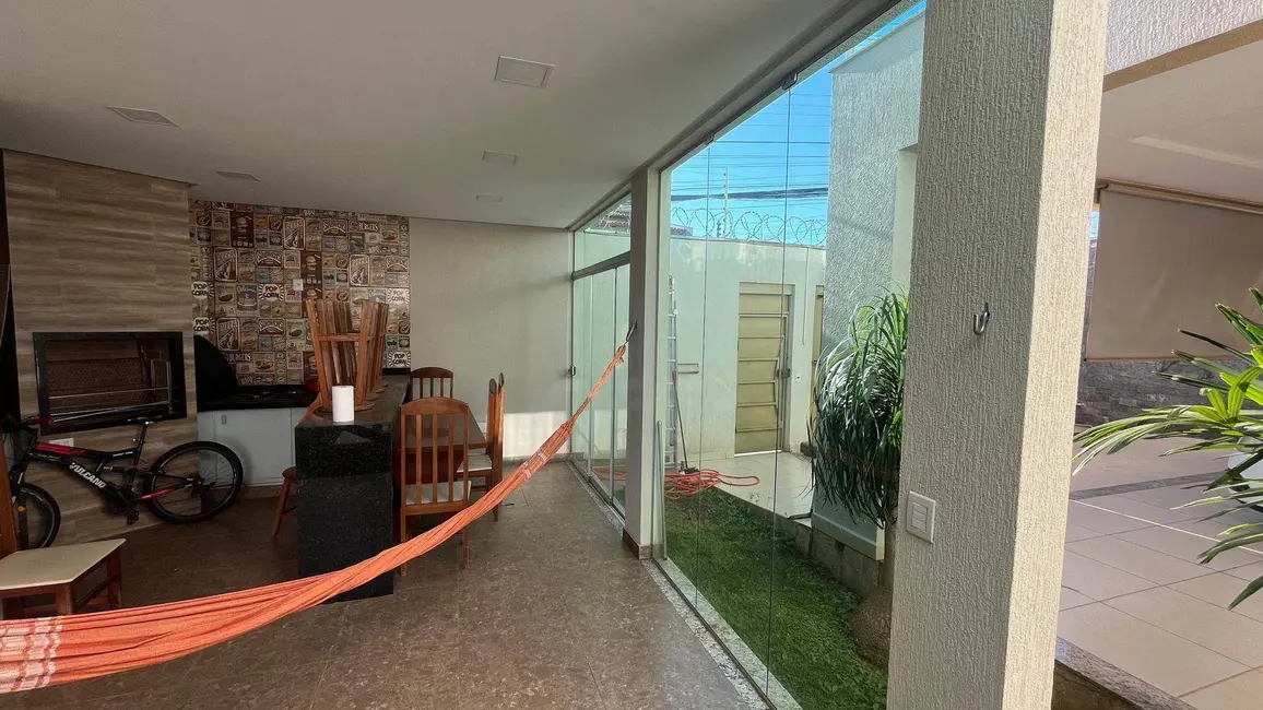 Sobrado com 4 quartos à venda, 280m2 em Maracananzinho, Anapolis - GO - imagem 4 Foto 4 de Sobrado com 4 quartos à venda, 280m2 em Maracananzinho, Anapolis - GO