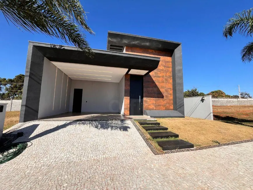 Casa com 3 quartos à venda, 300m2 em Anapolis - GO - imagem 1 Foto 1 de Casa com 3 quartos à venda, 300m2 em Anapolis - GO