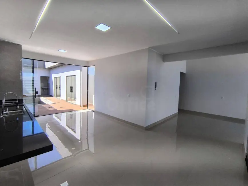 Casa com 3 quartos à venda, 200m2 em Anapolis - GO - imagem 7 Foto 7 de Casa com 3 quartos à venda, 200m2 em Anapolis - GO