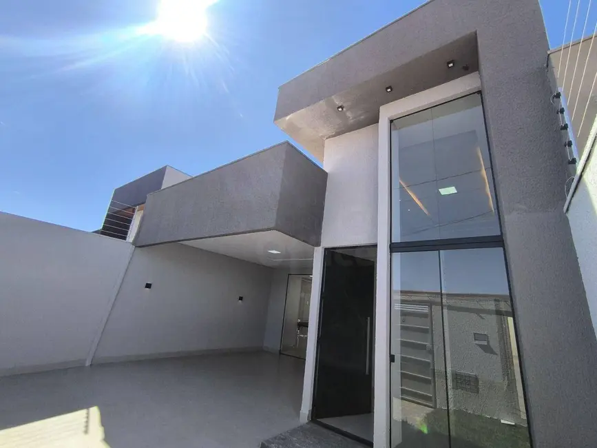 Casa com 3 quartos à venda, 200m2 em Anapolis - GO - imagem 2 Foto 2 de Casa com 3 quartos à venda, 200m2 em Anapolis - GO