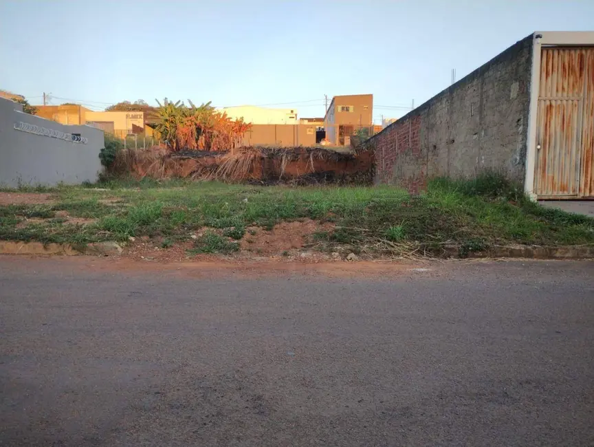 Foto 1 de Terreno / Lote à venda, 300m2 em Anapolis - GO