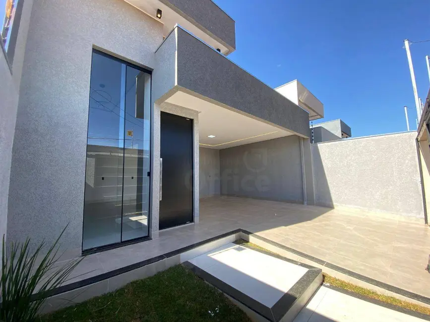 Casa com 3 quartos à venda, 200m2 em Anapolis - GO - imagem 1 Foto 1 de Casa com 3 quartos à venda, 200m2 em Anapolis - GO