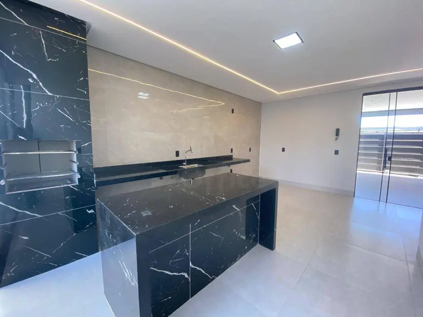 Casa com 3 quartos à venda, 200m2 em Anapolis - GO - imagem 6 Foto 6 de Casa com 3 quartos à venda, 200m2 em Anapolis - GO