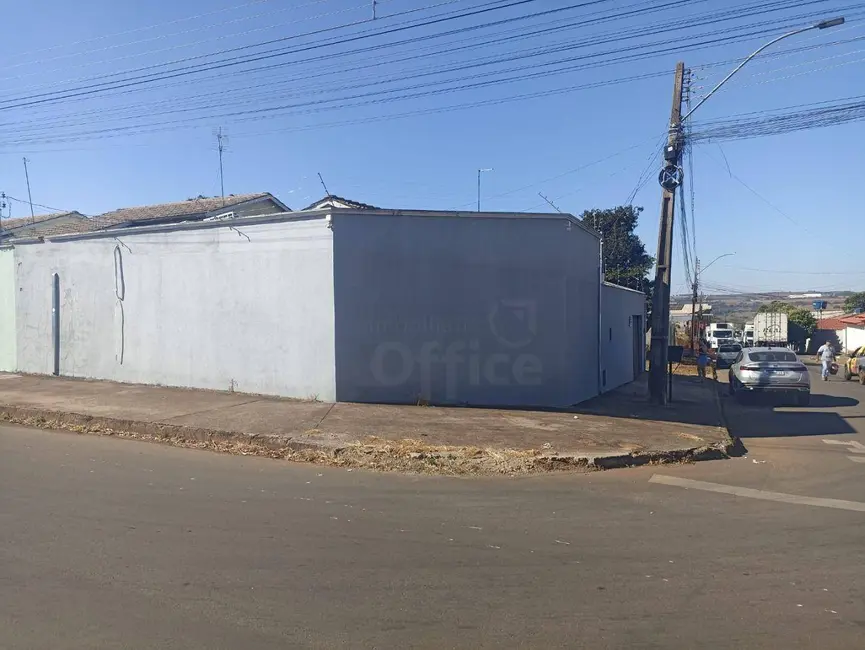 Foto 1 de Casa com 3 quartos à venda, 150m2 em Neropolis - GO