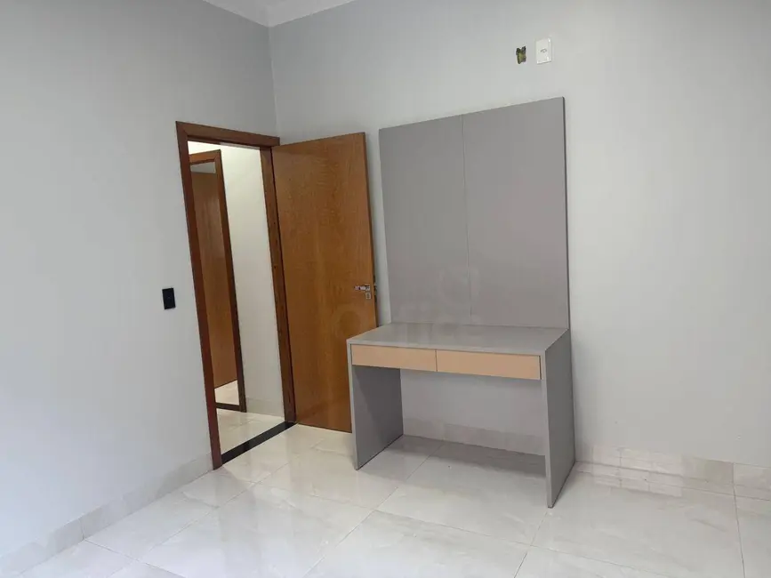 Casa com 3 quartos à venda, 218m2 em Residencial Flor do Cerrado, Anapolis - GO - imagem 7 Foto 7 de Casa com 3 quartos à venda, 218m2 em Residencial Flor do Cerrado, Anapolis - GO