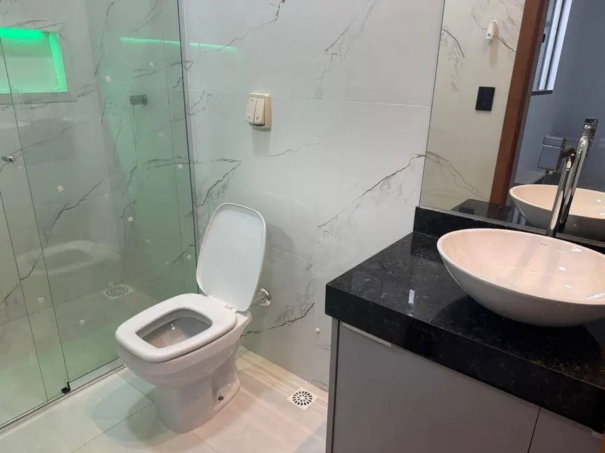 Casa com 3 quartos à venda, 218m2 em Residencial Flor do Cerrado, Anapolis - GO - imagem 5 Foto 5 de Casa com 3 quartos à venda, 218m2 em Residencial Flor do Cerrado, Anapolis - GO