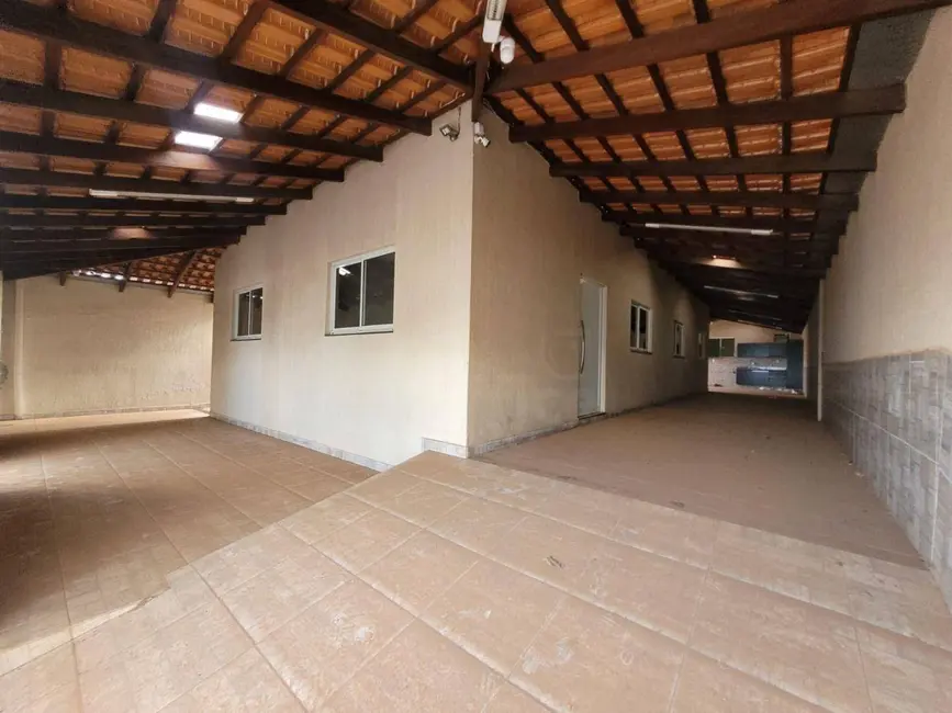 Foto 1 de Casa com 2 quartos à venda, 300m2 em Calixtolândia, Anapolis - GO