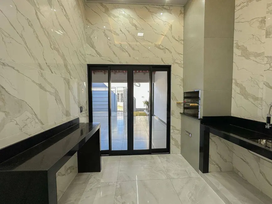 Casa com 3 quartos à venda, 211m2 em Anapolis - GO - imagem 9 Foto 9 de Casa com 3 quartos à venda, 211m2 em Anapolis - GO