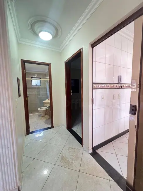 Sobrado com 3 quartos à venda, 400m2 em Batista, Anapolis - GO - imagem 8 Foto 8 de Sobrado com 3 quartos à venda, 400m2 em Batista, Anapolis - GO