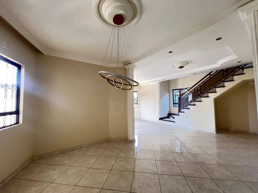 Sobrado com 3 quartos à venda, 400m2 em Batista, Anapolis - GO - imagem 6 Foto 6 de Sobrado com 3 quartos à venda, 400m2 em Batista, Anapolis - GO