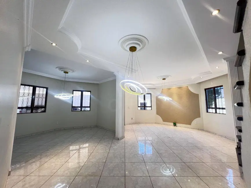 Sobrado com 3 quartos à venda, 400m2 em Batista, Anapolis - GO - imagem 3 Foto 3 de Sobrado com 3 quartos à venda, 400m2 em Batista, Anapolis - GO