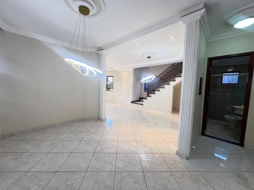 Sobrado com 3 quartos à venda, 400m2 em Batista, Anapolis - GO - imagem 5 Foto 5 de Sobrado com 3 quartos à venda, 400m2 em Batista, Anapolis - GO