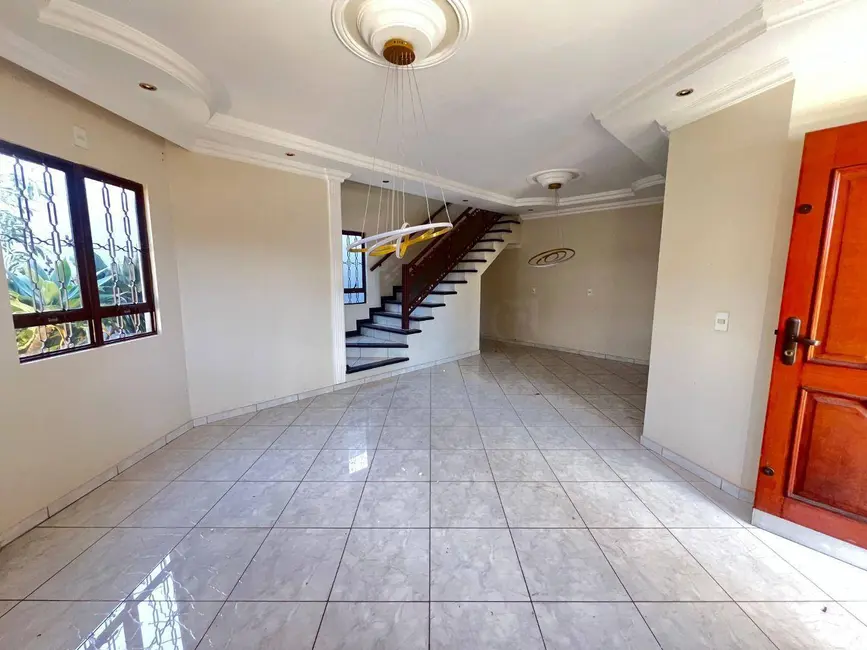 Sobrado com 3 quartos à venda, 400m2 em Batista, Anapolis - GO - imagem 2 Foto 2 de Sobrado com 3 quartos à venda, 400m2 em Batista, Anapolis - GO