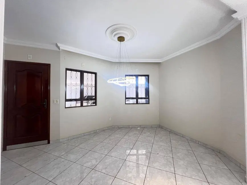 Sobrado com 3 quartos à venda, 400m2 em Batista, Anapolis - GO - imagem 4 Foto 4 de Sobrado com 3 quartos à venda, 400m2 em Batista, Anapolis - GO