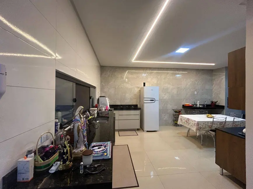 Casa com 3 quartos à venda, 200m2 em Anapolis - GO - imagem 4 Foto 4 de Casa com 3 quartos à venda, 200m2 em Anapolis - GO