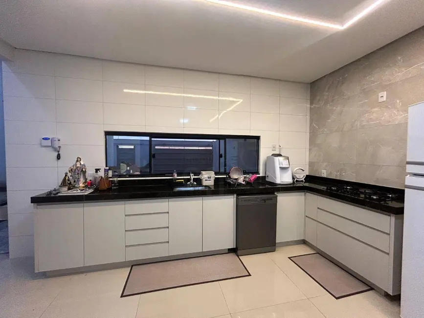 Casa com 3 quartos à venda, 200m2 em Anapolis - GO - imagem 6 Foto 6 de Casa com 3 quartos à venda, 200m2 em Anapolis - GO