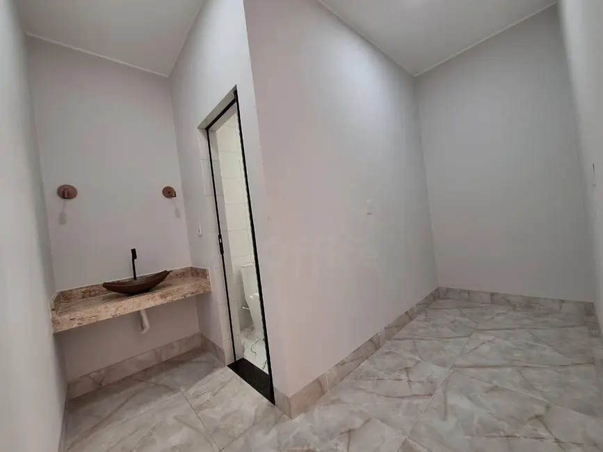 Foto 1 de Sobrado com 3 quartos à venda, 300m2 em Residencial Ana Caroline, Anapolis - GO