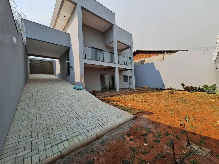 Foto 6 de Sobrado com 3 quartos à venda, 300m2 em Residencial Ana Caroline, Anapolis - GO