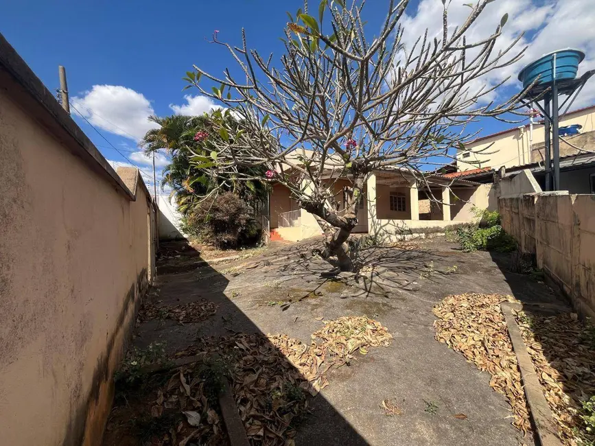 Foto 2 de Casa com 2 quartos à venda, 365m2 em Residencial Bela Vista, Anapolis - GO