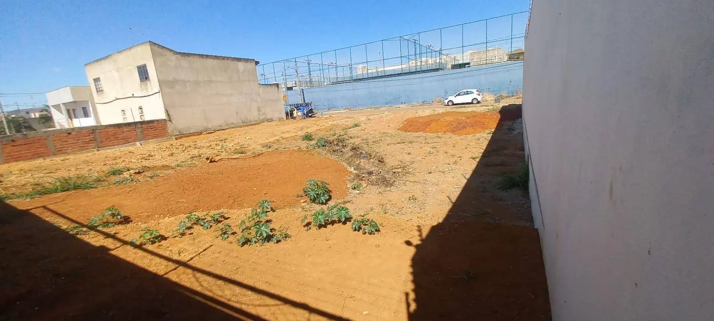 Foto 3 de Terreno / Lote à venda, 300m2 em Chácaras Colorado, Anapolis - GO