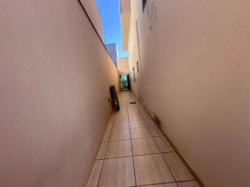 Foto 4 de Casa com 3 quartos à venda, 300m2 em Parque Brasília, Anapolis - GO