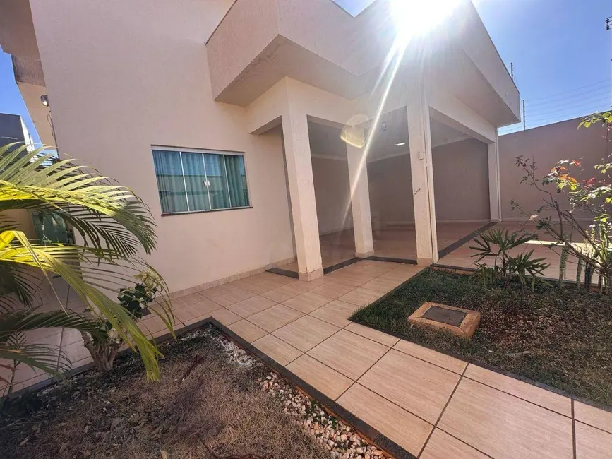 Foto 1 de Casa com 3 quartos à venda, 300m2 em Parque Brasília, Anapolis - GO