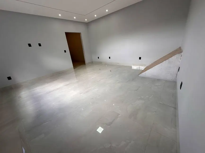 Foto 9 de Casa com 4 quartos à venda, 300m2 em Parque Brasília, Anapolis - GO