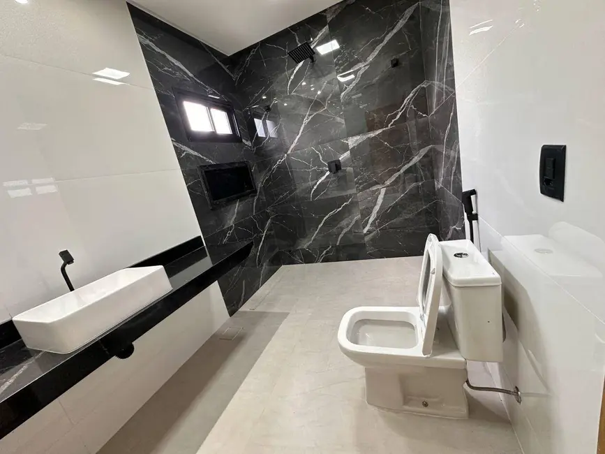 Foto 7 de Casa com 4 quartos à venda, 300m2 em Parque Brasília, Anapolis - GO