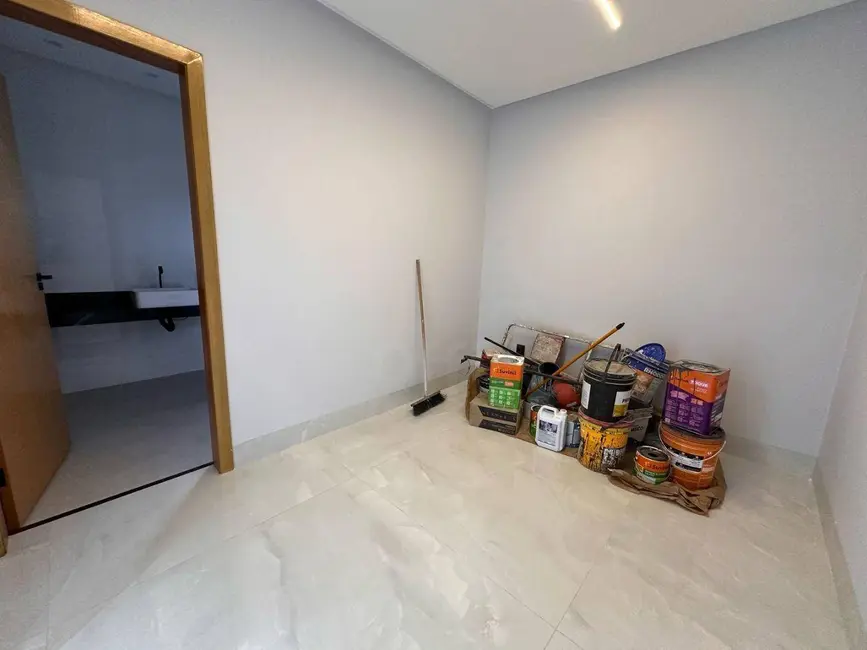 Foto 6 de Casa com 4 quartos à venda, 300m2 em Parque Brasília, Anapolis - GO