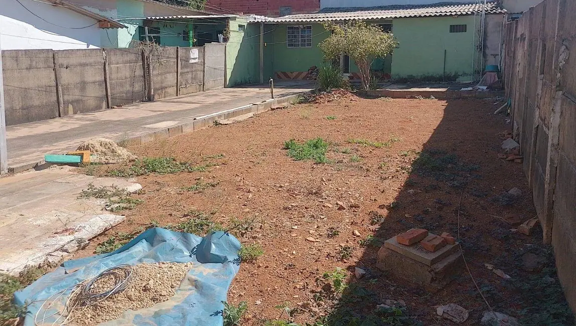 Foto 2 de Casa com 2 quartos à venda, 300m2 em Vila Santa Isabel, Anapolis - GO