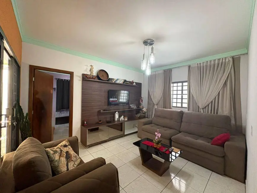 Foto 3 de Casa com 3 quartos à venda, 310m2 em Recanto do Sol, Anapolis - GO