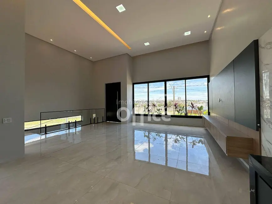 Foto 4 de Casa de Condomínio com 4 quartos à venda, 427m2 em Condomínio Residencial Grand Trianon, Anapolis - GO