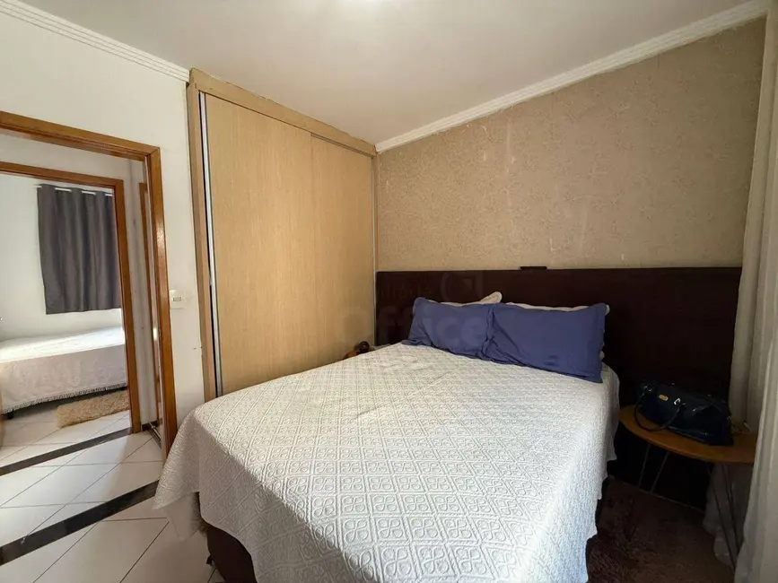 Foto 9 de Apartamento com 3 quartos à venda, 82m2 em Vila Jaiara, Anapolis - GO