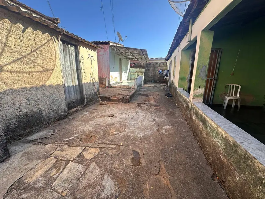 Foto 1 de Casa com 4 quartos à venda, 300m2 em Vila Jaiara, Anapolis - GO