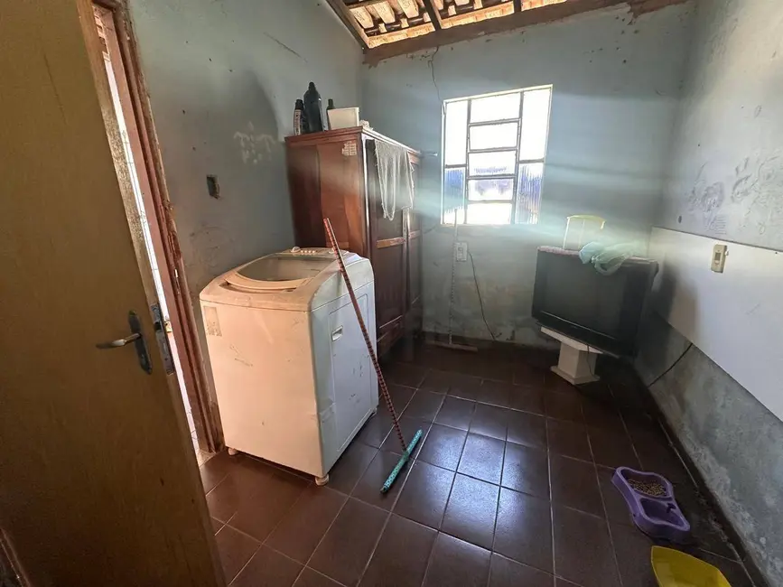 Foto 5 de Casa com 4 quartos à venda, 300m2 em Vila Jaiara, Anapolis - GO